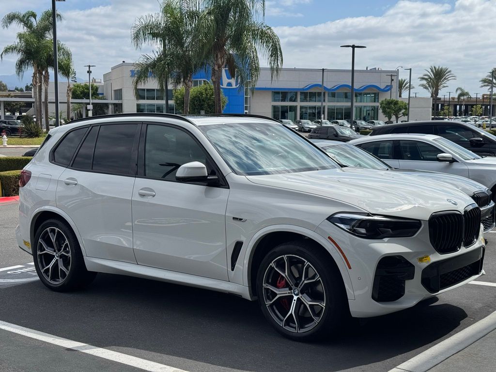 Thumbnail: 2023 BMW X5 - 4
