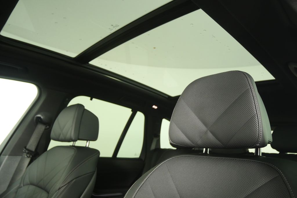 Thumbnail: 2025 BMW X5 - 12