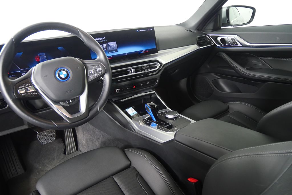 Thumbnail: 2023 BMW i4 - 17