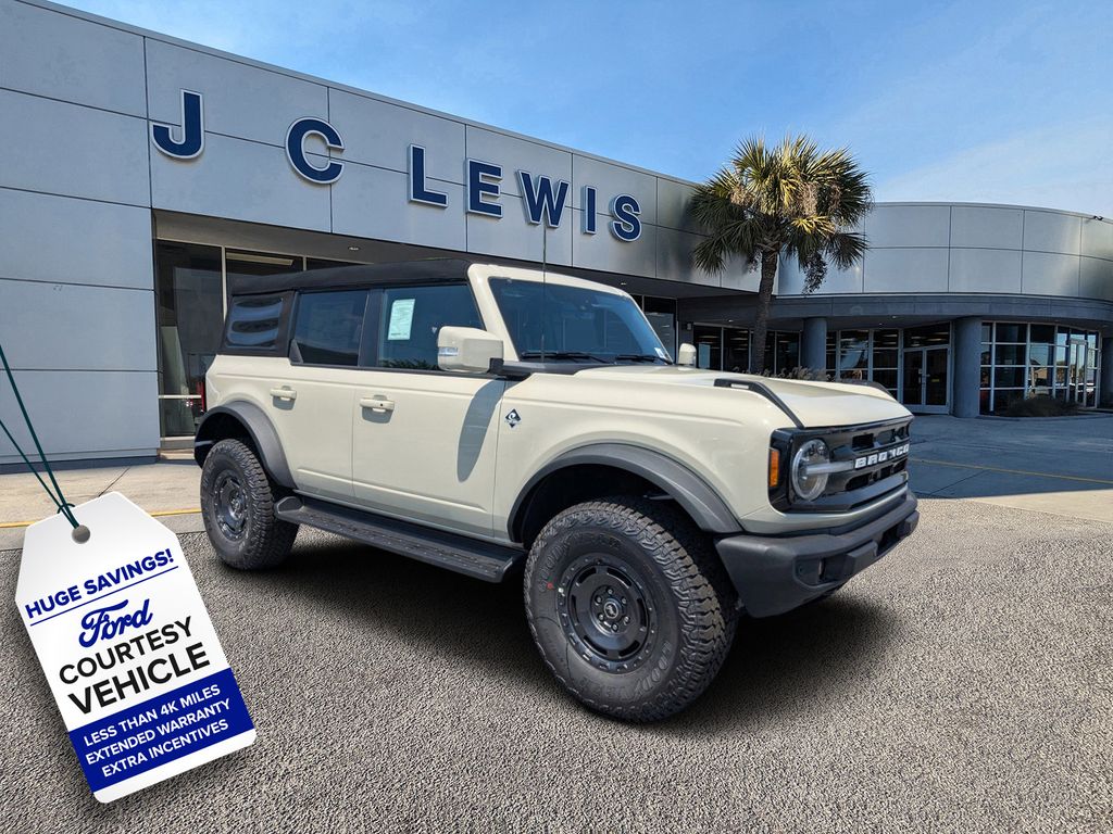 2025 Ford Bronco Outer Banks