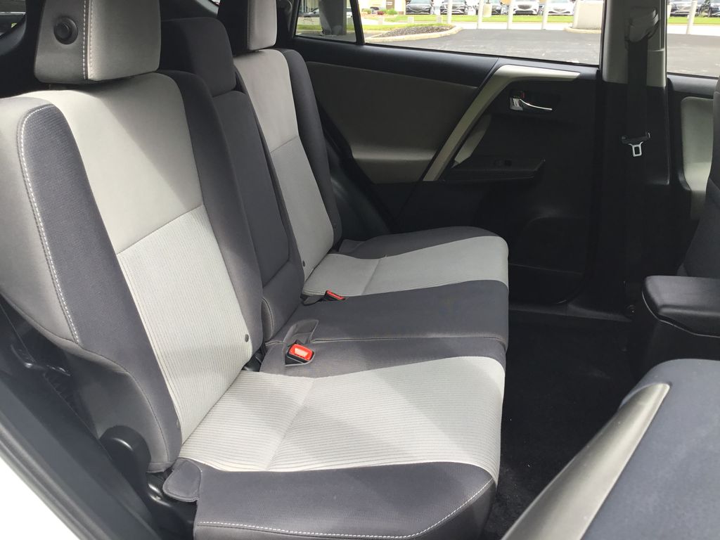 2014 Toyota RAV4 XLE 12