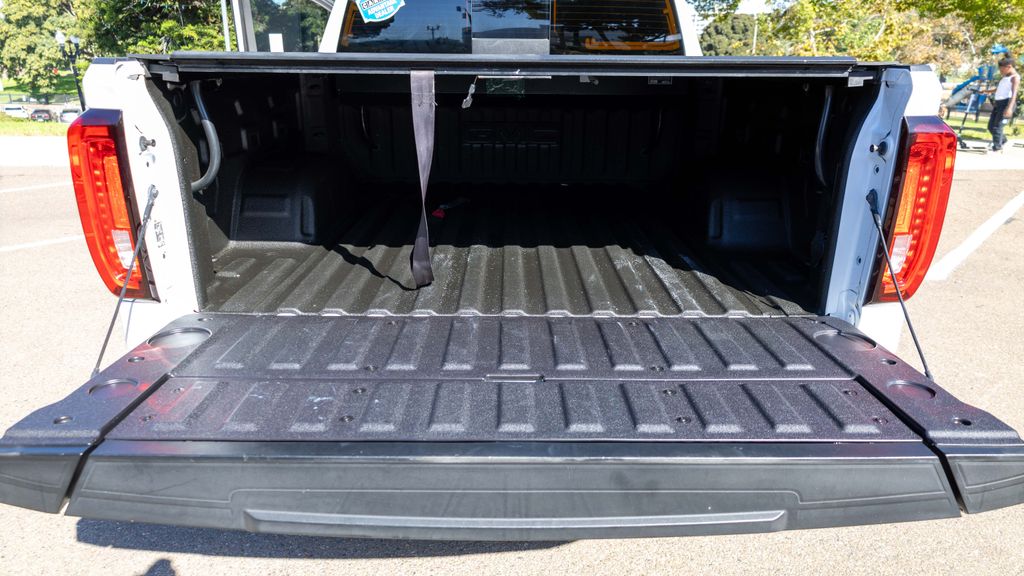 Used 2019 GMC Sierra 1500 SLT 4D Crew Cab