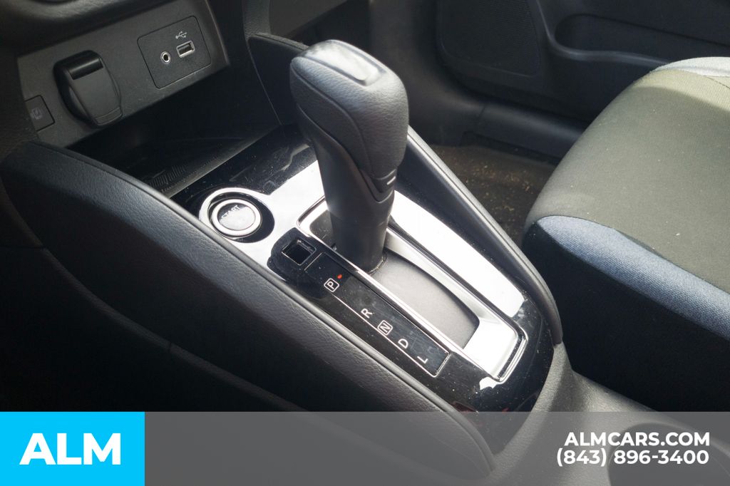 Used 2024 Blue Nissan 1.6 SV image 9