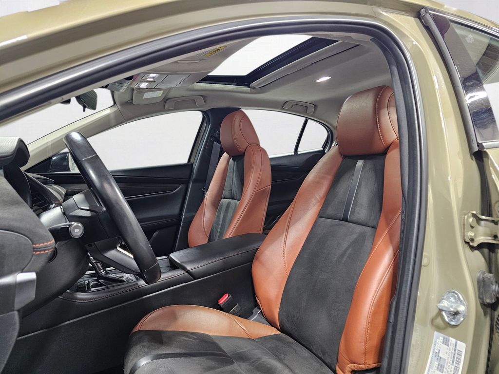 Used 2024  Mazda 2.5 Carbon Turbo image 4