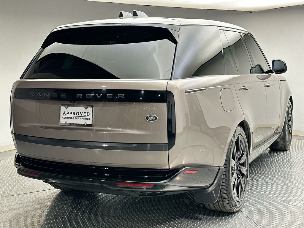 Thumbnail: 2023 Land Rover Range Rover - 3