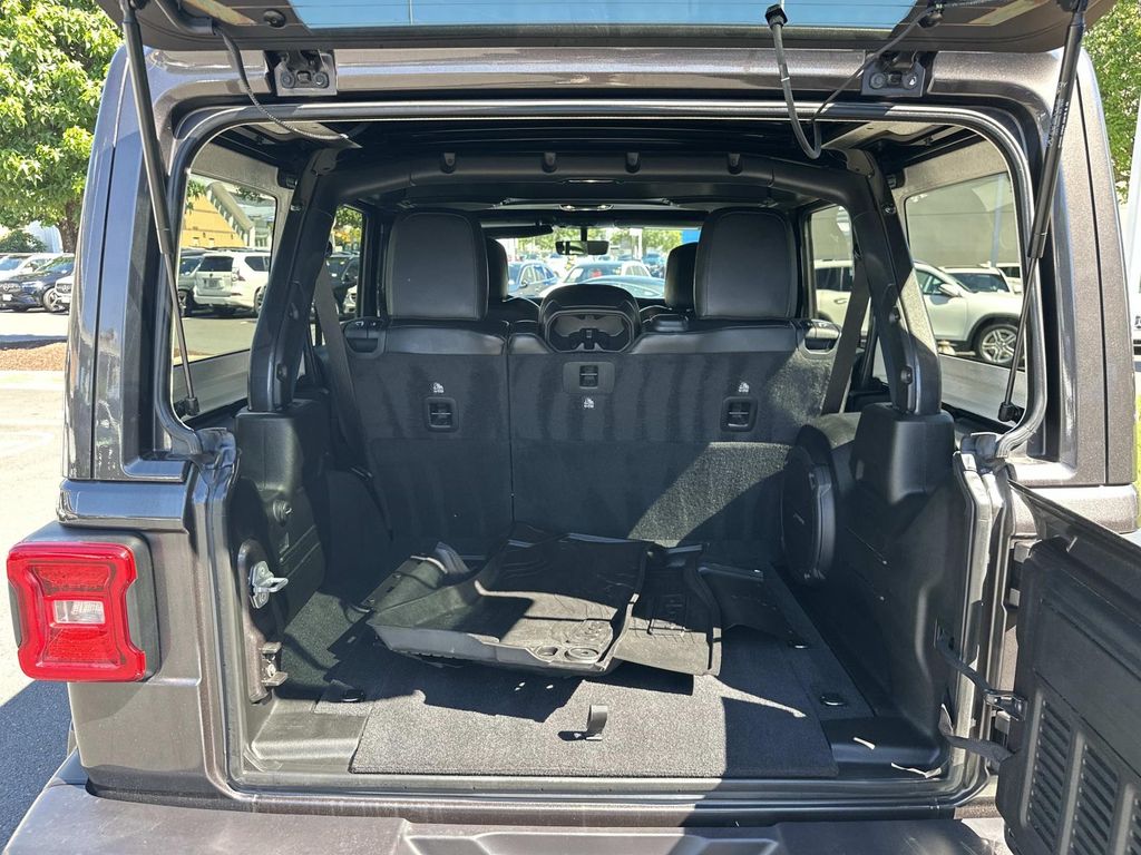 Thumbnail: 2020 Jeep Wrangler - 14