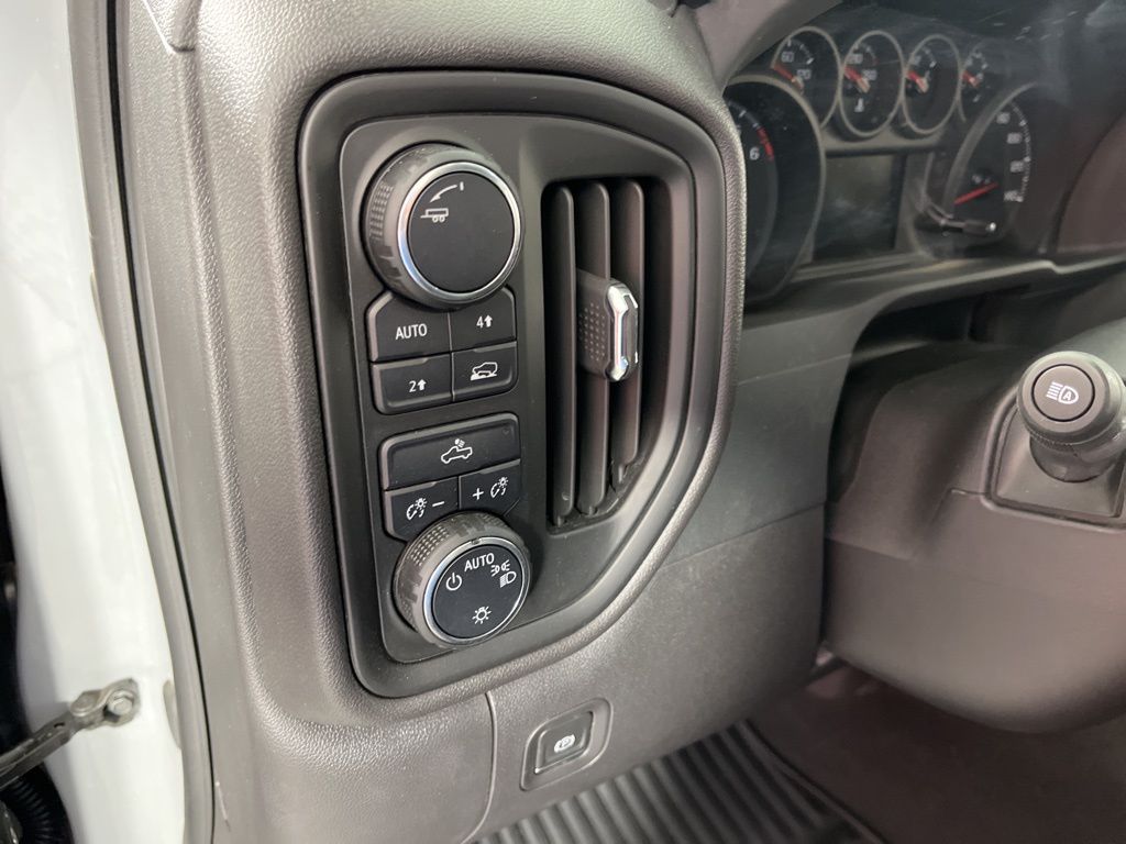 Thumbnail: 2024 Chevrolet Silverado 1500 - 26