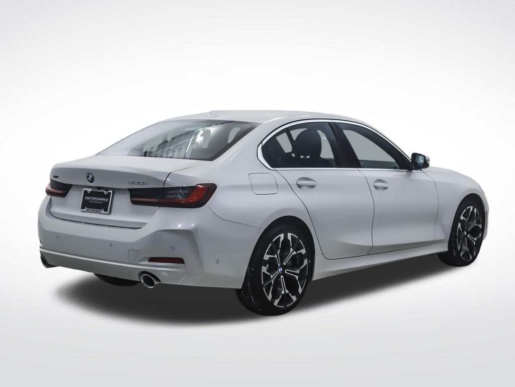 Thumbnail: 2026 BMW 3 Series - 5