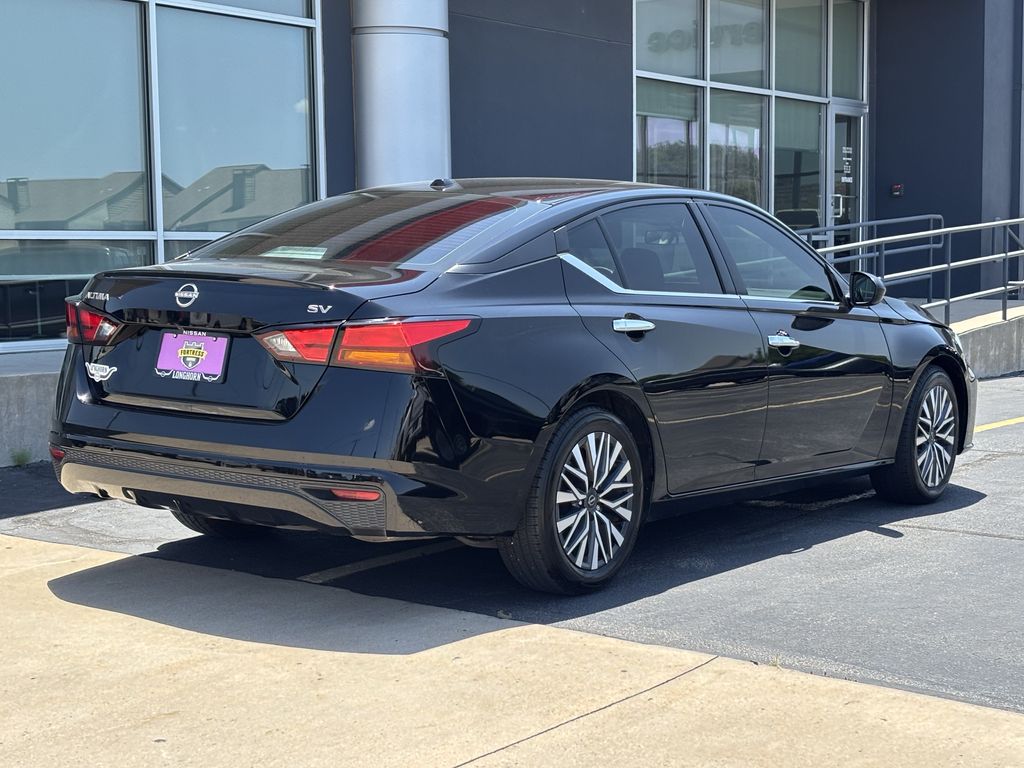 Used 2024 Nissan Altima Sedan