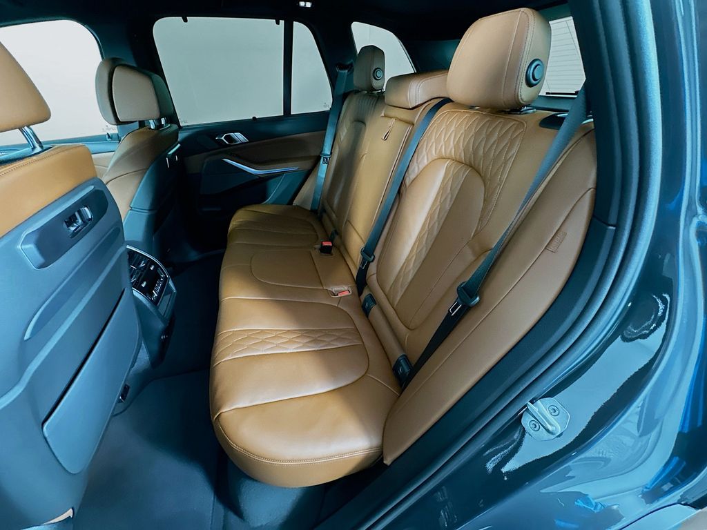 Thumbnail: 2026 BMW X5 - 17