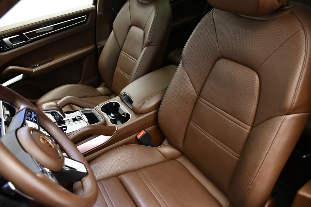 Thumbnail: 2020 Porsche Cayenne - 5