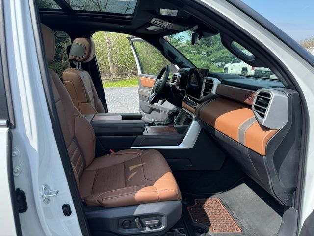 2025 Toyota Tundra 1794 Edition - Photo 12