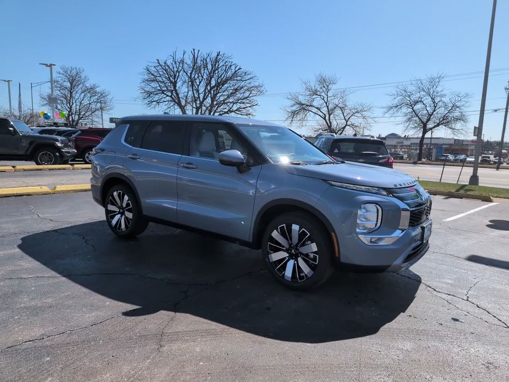 New 2026  Mitsubishi SE image 5