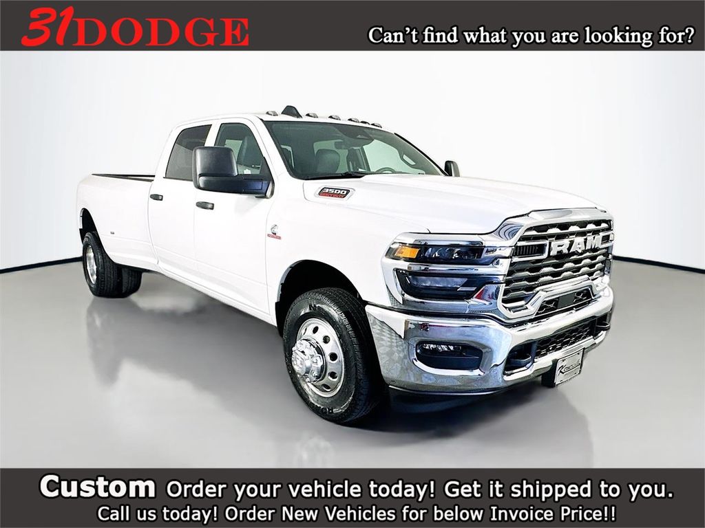 2026 RAM 3500 Tradesman Crew Cab LB DRW RWD
