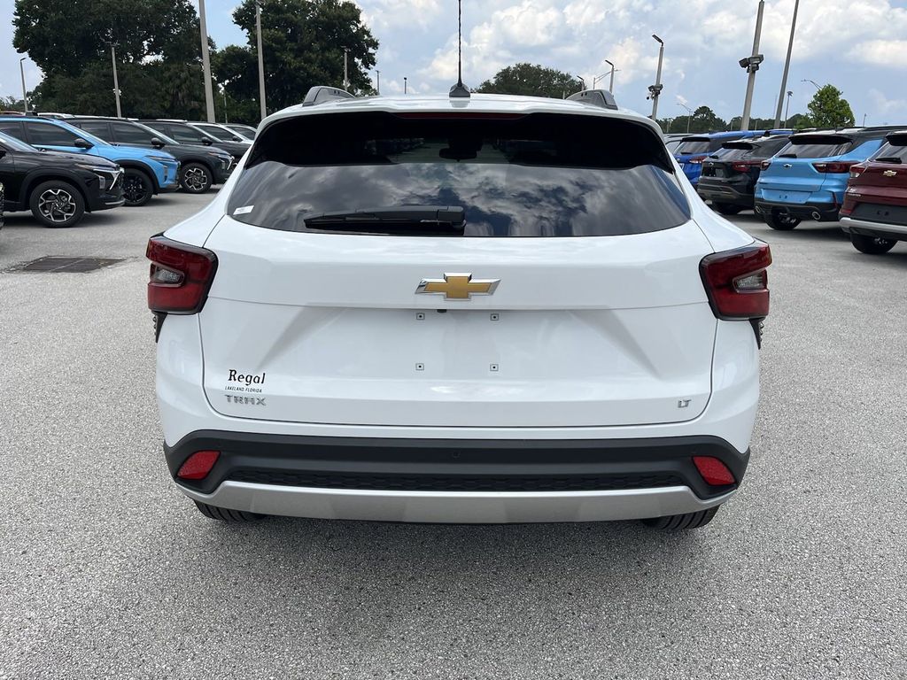 2025 Chevrolet Trax LT 3