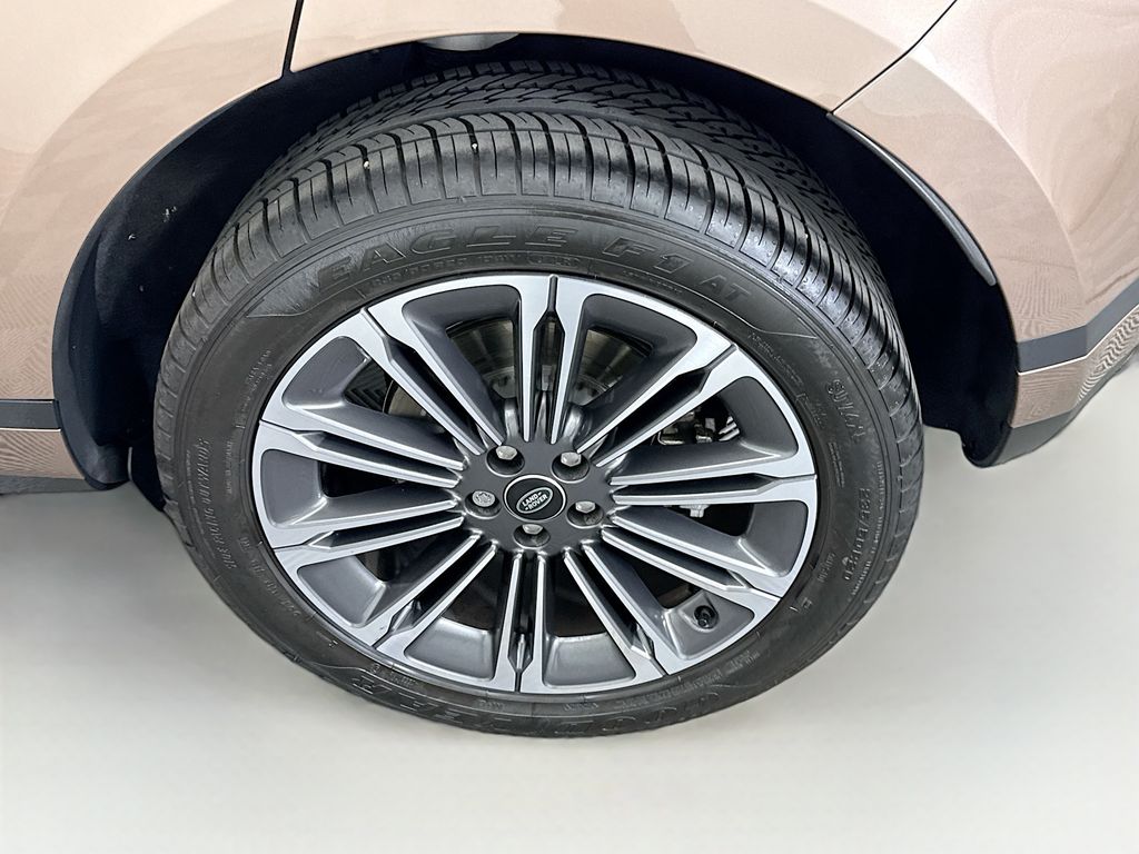 Thumbnail: 2025 Land Rover Range Rover Evoque - 30