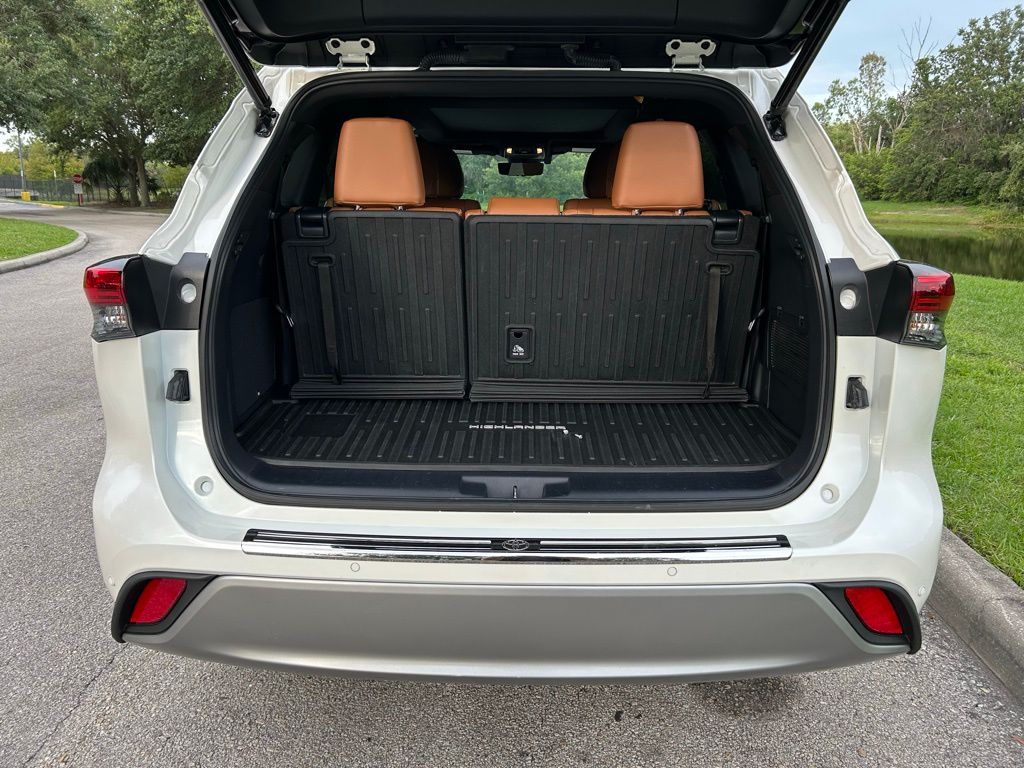 2021 Toyota Highlander Platinum 10