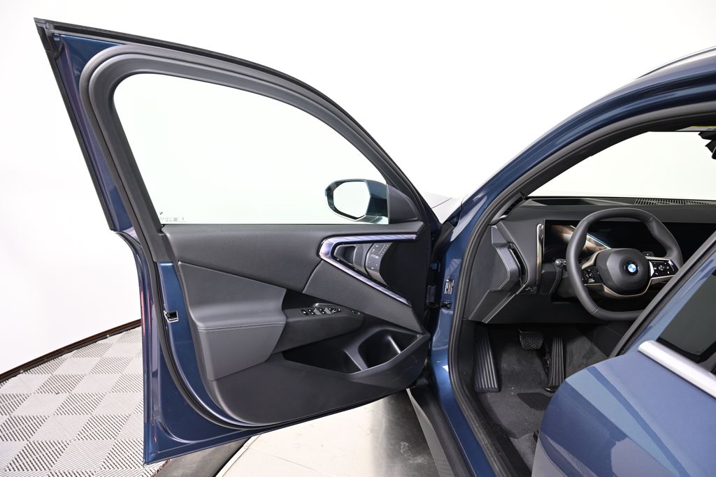 Thumbnail: 2025 BMW X3 - 21