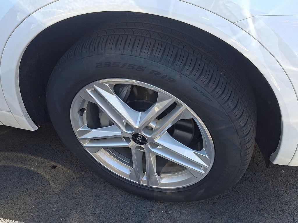 Thumbnail: 2024 Audi Q5 - 4