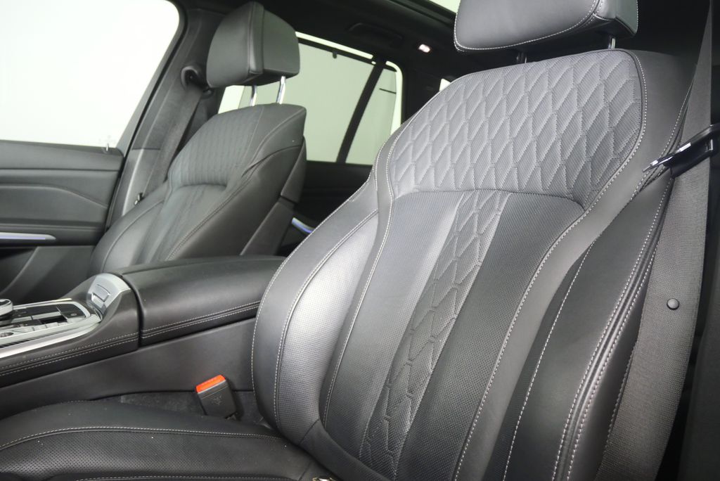 Thumbnail: 2023 BMW X5 - 10