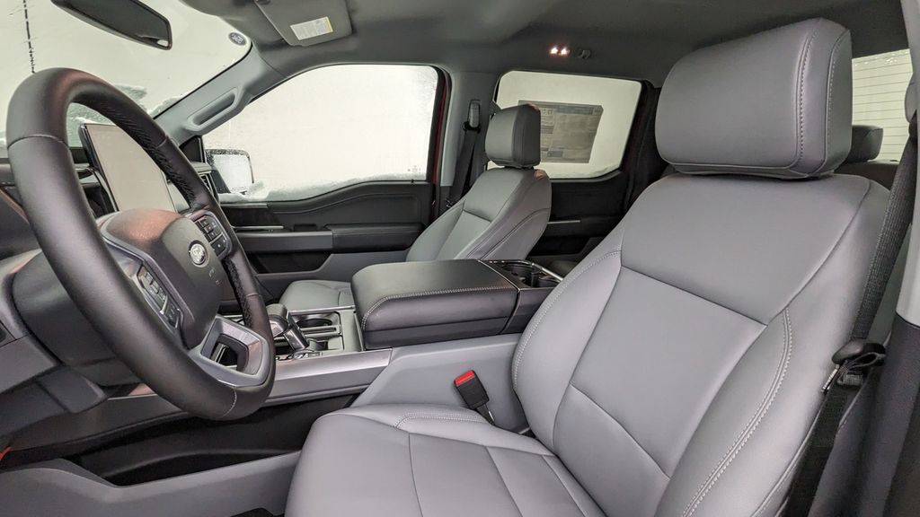 2025 Ford F-150 Lightning Flash - Photo 55