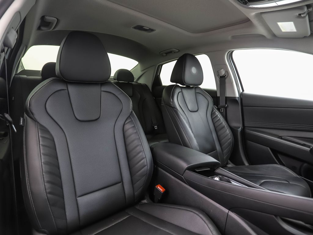 2024 Hyundai Elantra Limited Edition 30