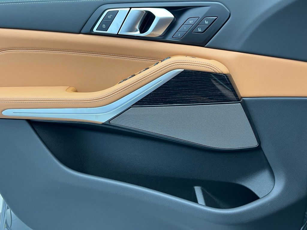 Thumbnail: 2026 BMW X5 - 21