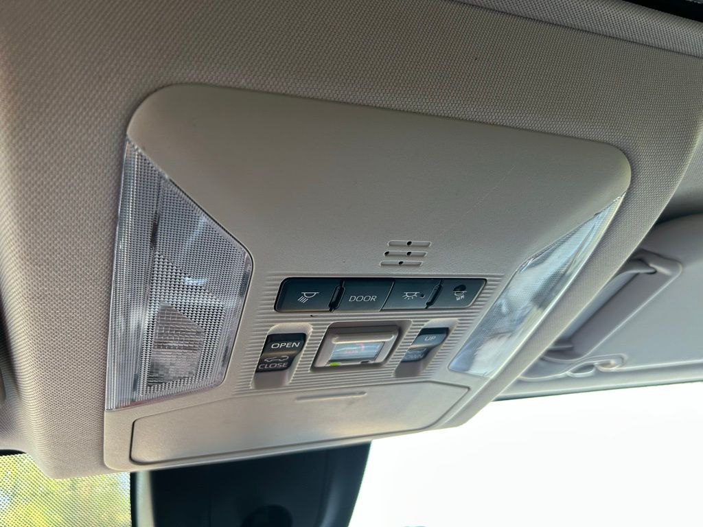 2023 Toyota RAV4 XLE 28