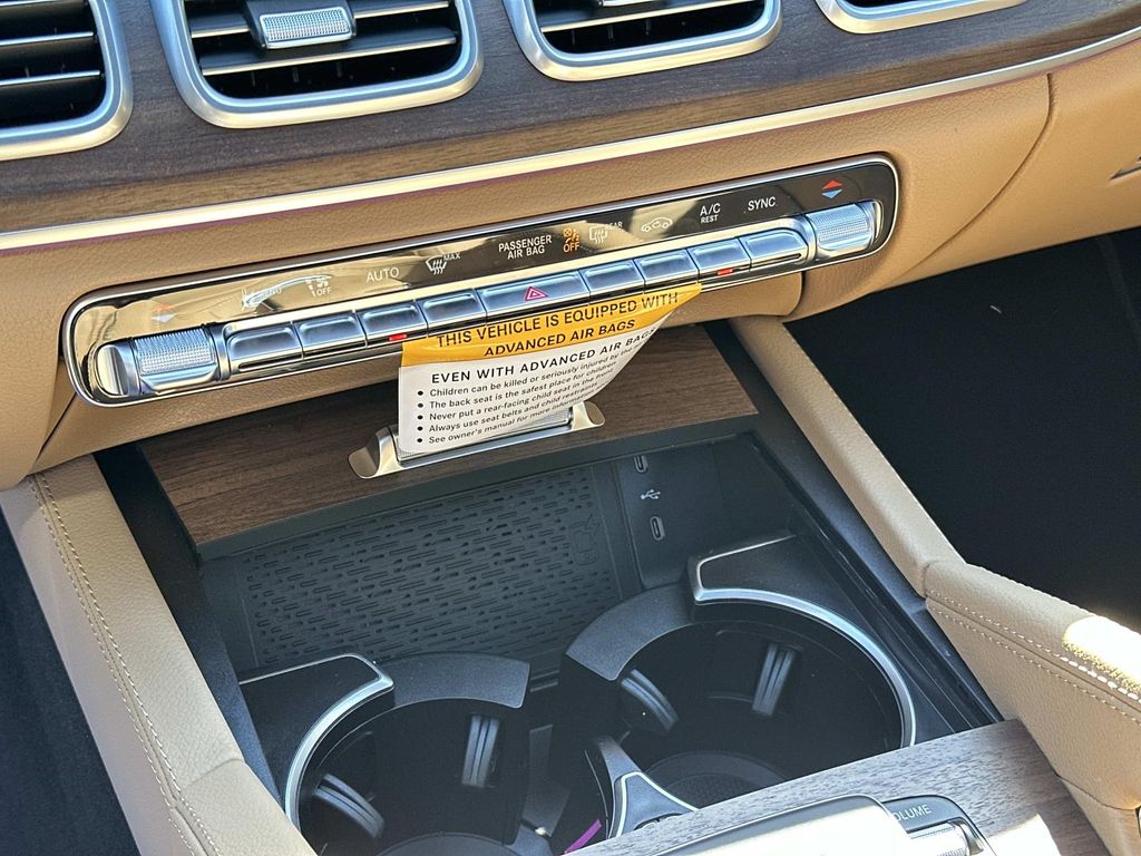 Thumbnail: 2026 Mercedes-Benz GLS - 10