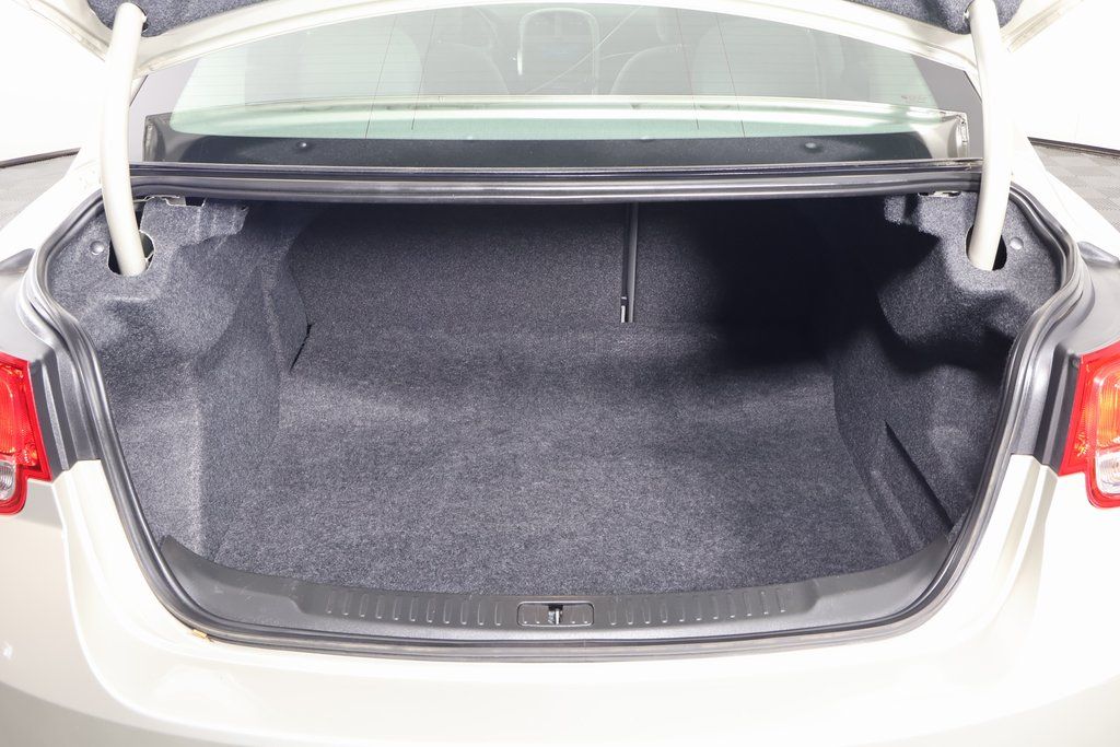 2013 Chevrolet Malibu LS 14