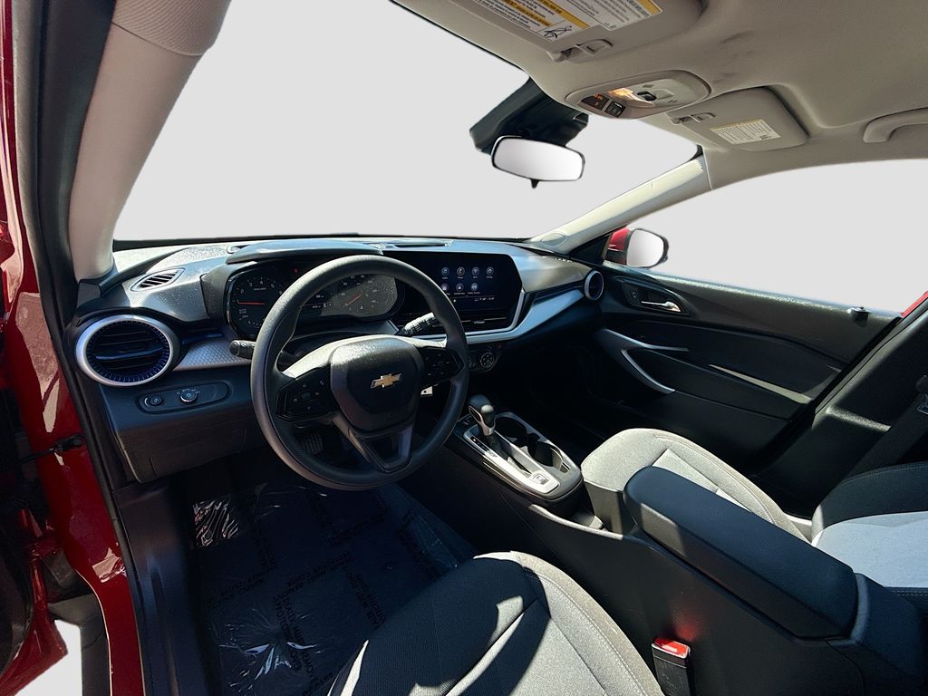 2026 Chevrolet Trax LS - 8