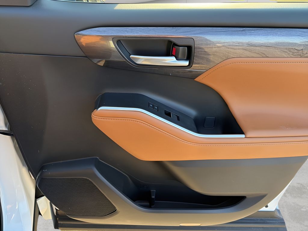 2023 Toyota Highlander Hybrid