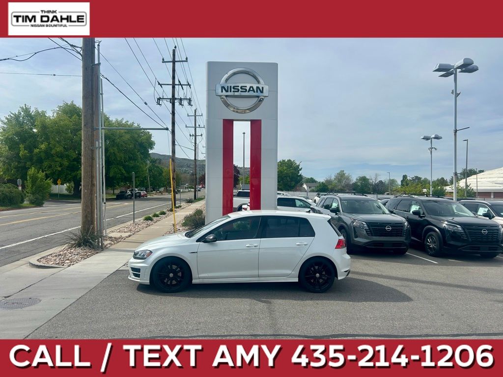 White Pearl Metallic 2017 Volkswagen Golf R 4-Door AWD with DCC and Navigation Hatchback All-Wheel Drive 6-Speed Manual