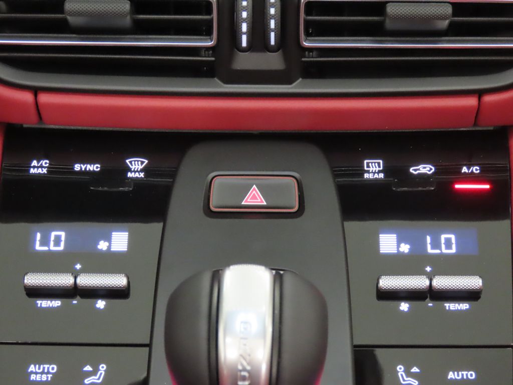 Thumbnail: 2026 Porsche Macan - 25