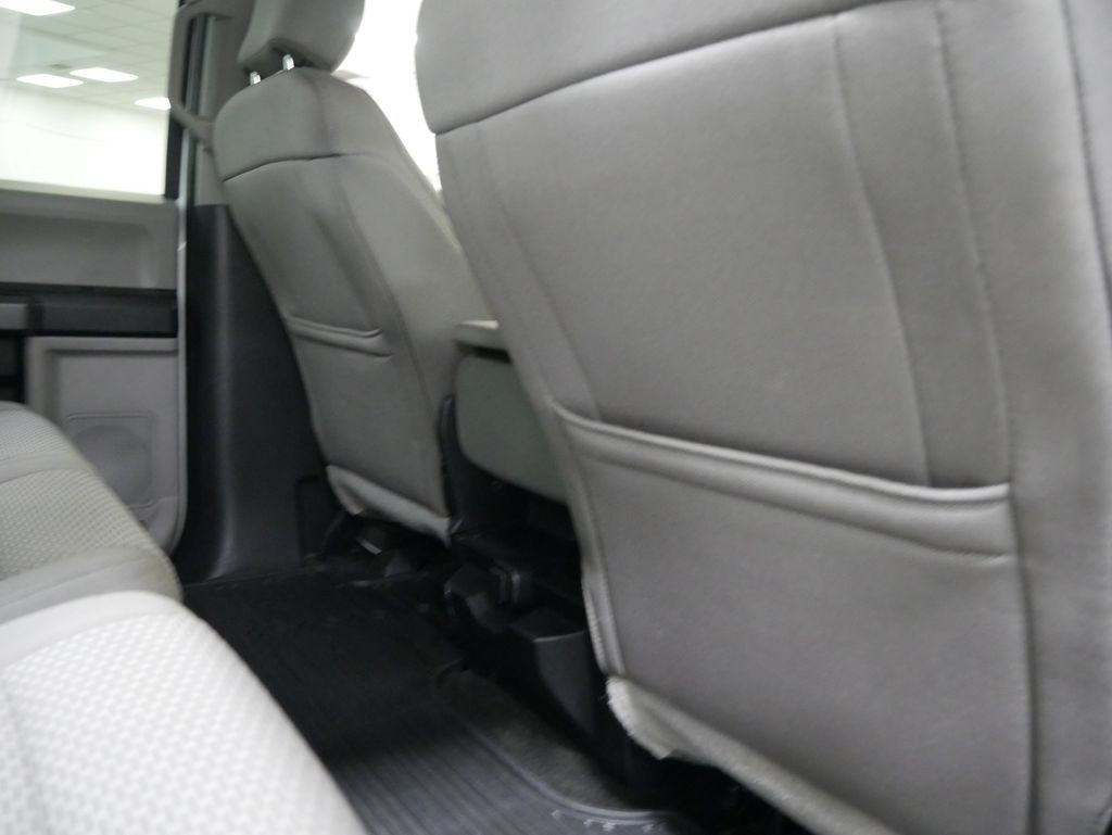 Thumbnail: 2018 Ford Econoline - 32