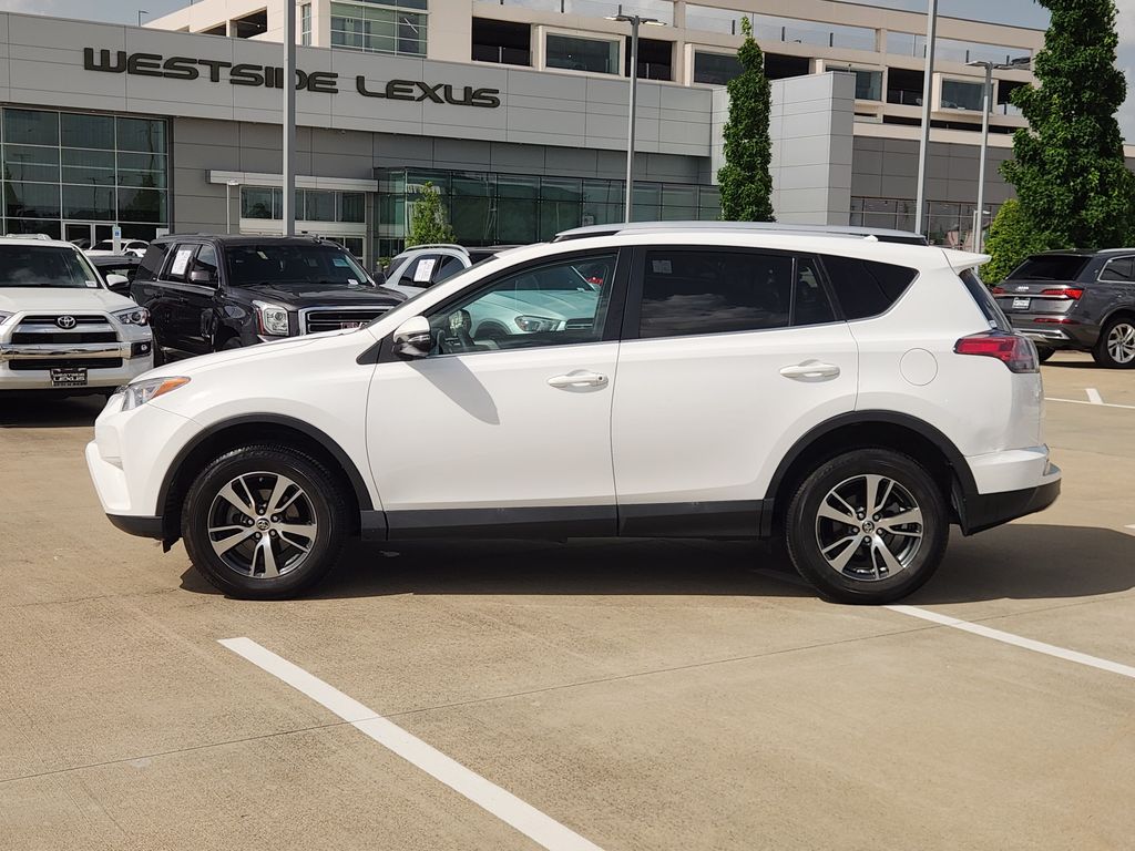 2016 Toyota RAV4 XLE White at Baytown Hyundai