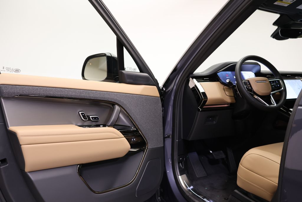Thumbnail: 2026 Land Rover Range Rover Sport - 27