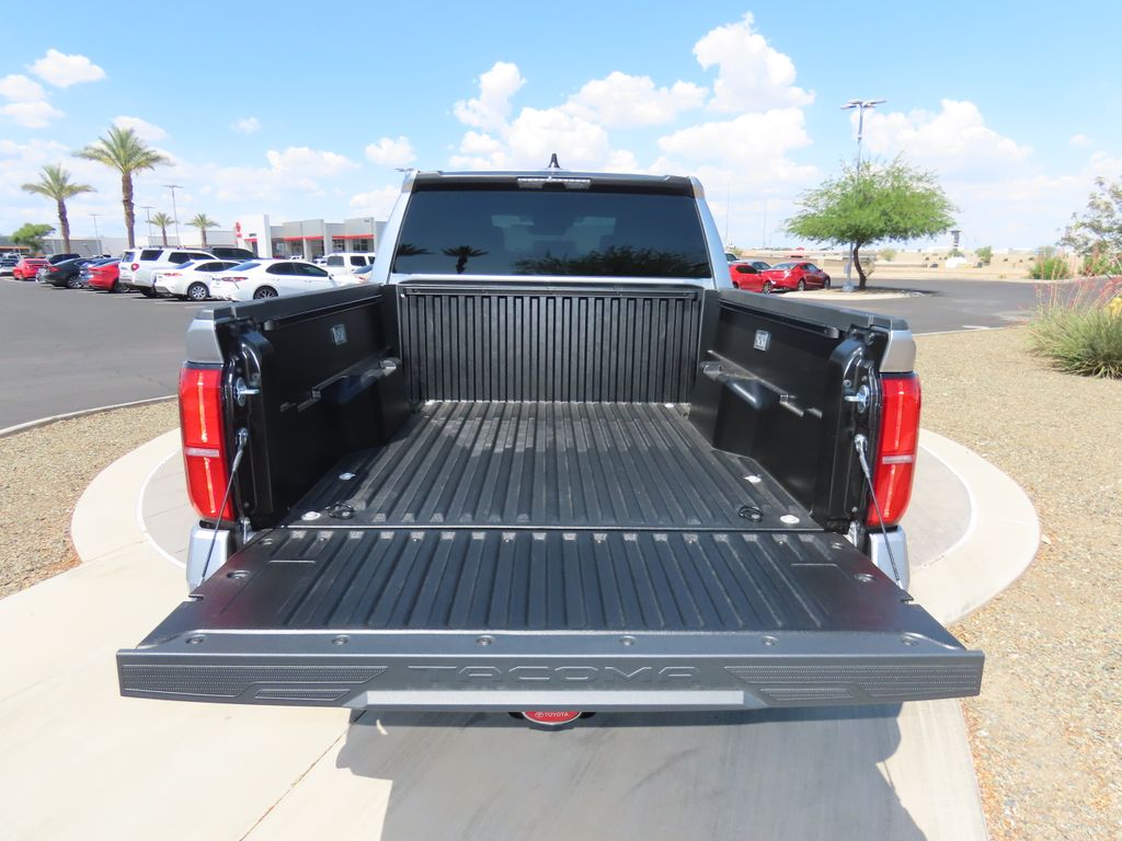 2025 Toyota Tacoma SR5 28