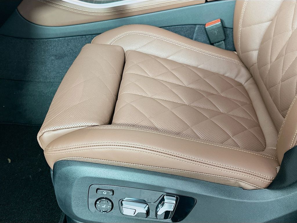 Thumbnail: 2026 BMW X5 - 21