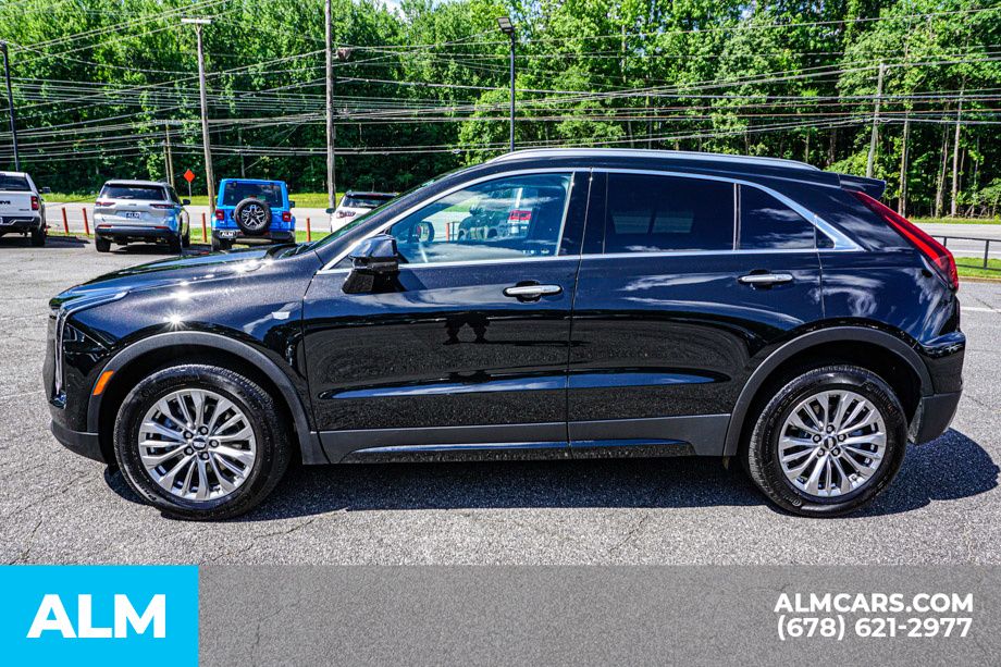 2025 Cadillac XT4 Premium Luxury photo 4
