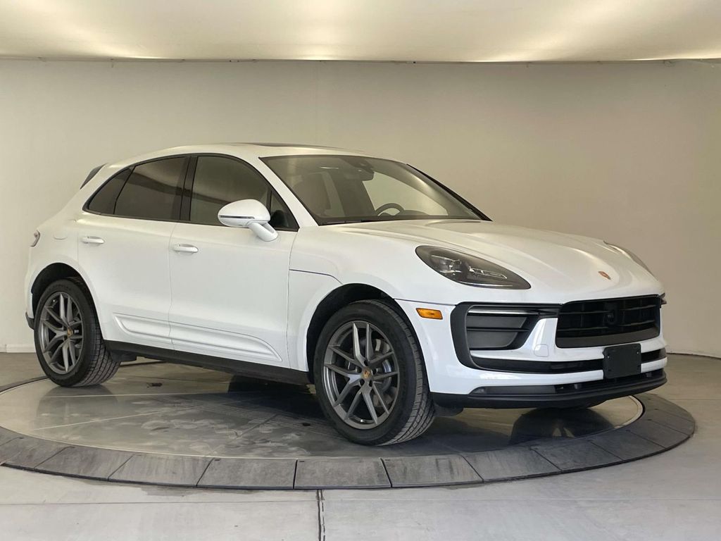 2023 Porsche Macan Base - 8