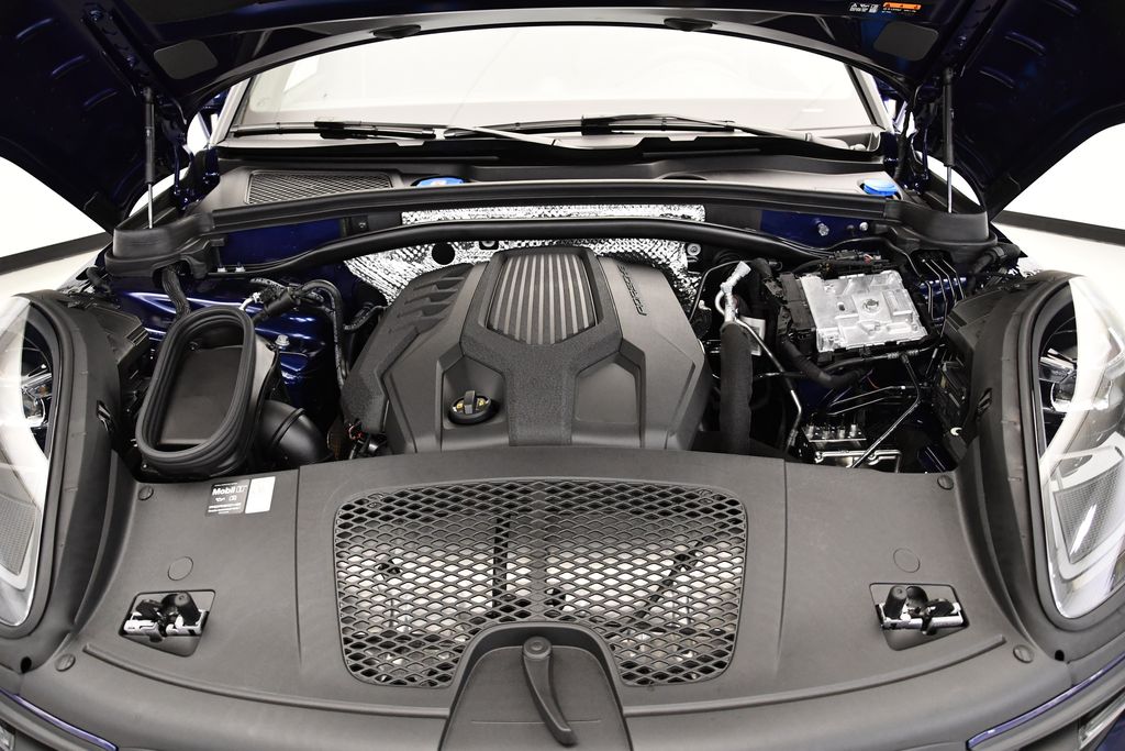 Thumbnail: 2025 Porsche Macan - 11