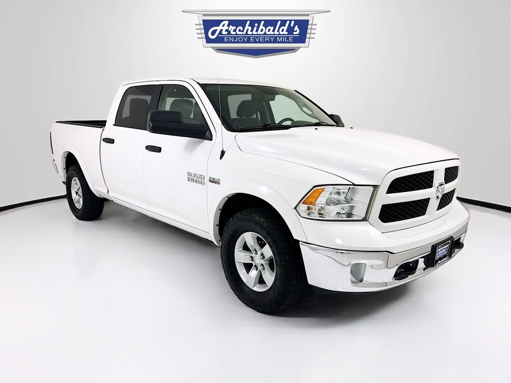 Bright White Clearcoat 2017 RAM 1500 SLT Crew Cab 4WD Pickup Truck Four-Wheel Drive 8-Speed Automatic