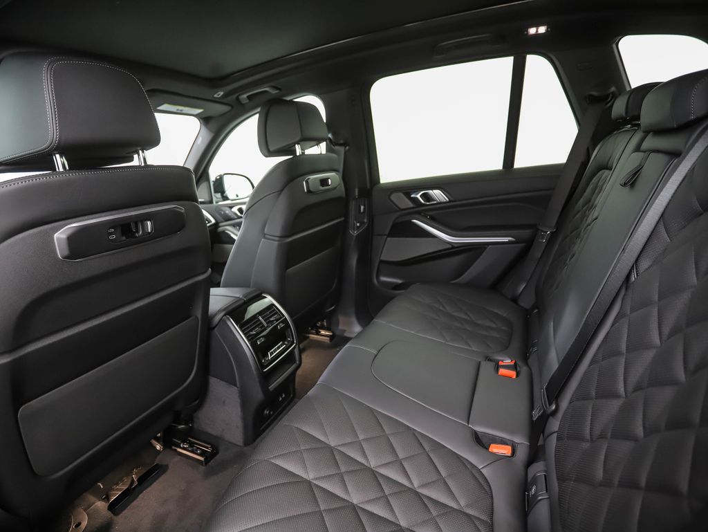 Thumbnail: 2026 BMW X5 - 21