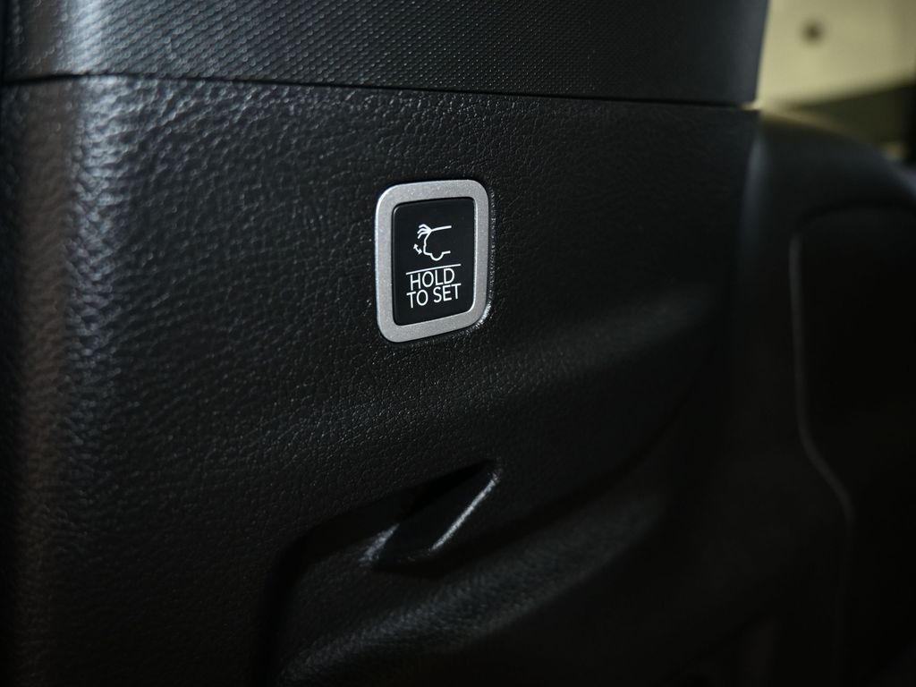 New 2026 Bright White Clearcoat Jeep Summit Obsidian image 40