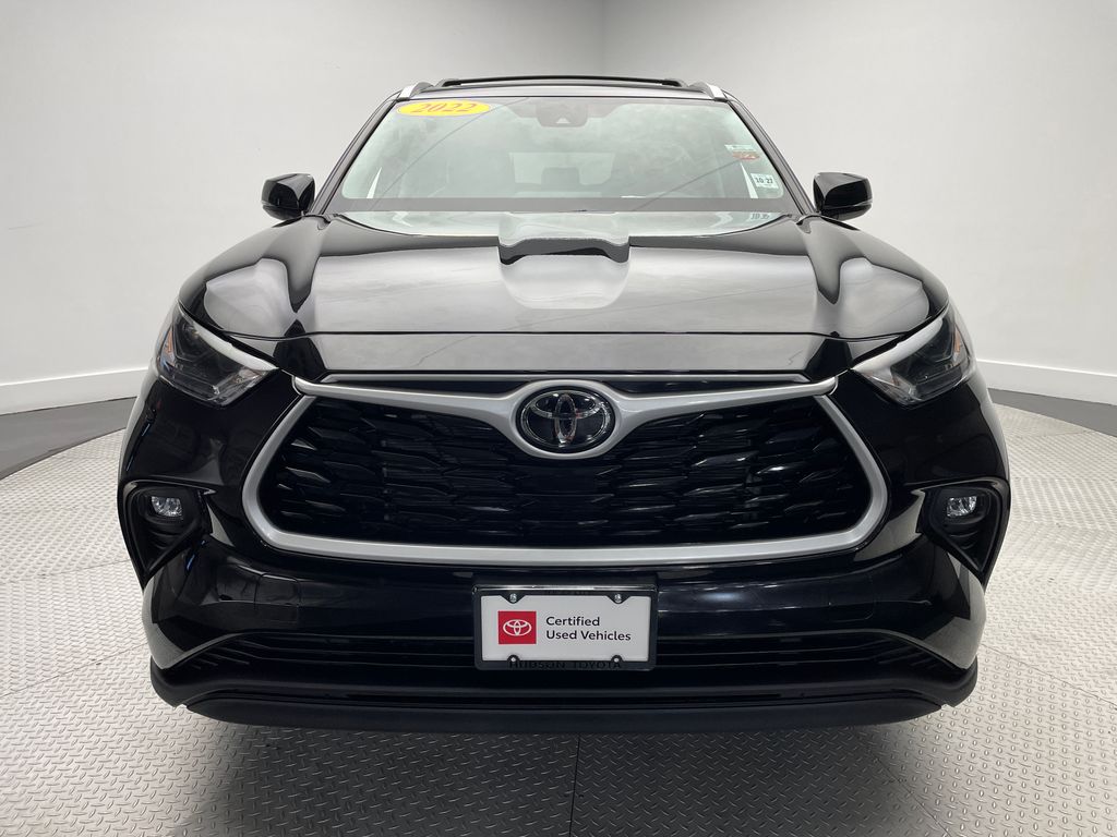 Thumbnail: 2022 Toyota Highlander - 2