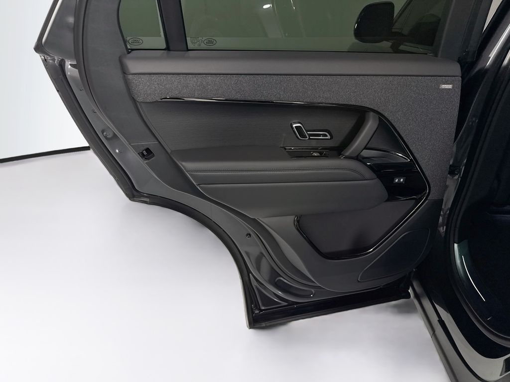Thumbnail: 2026 Land Rover Range Rover Sport - 27