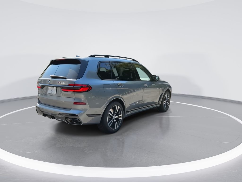 2025 BMW X7 M60i 8