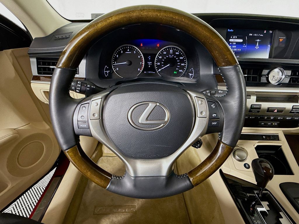 Thumbnail: 2015 Lexus ES - 11