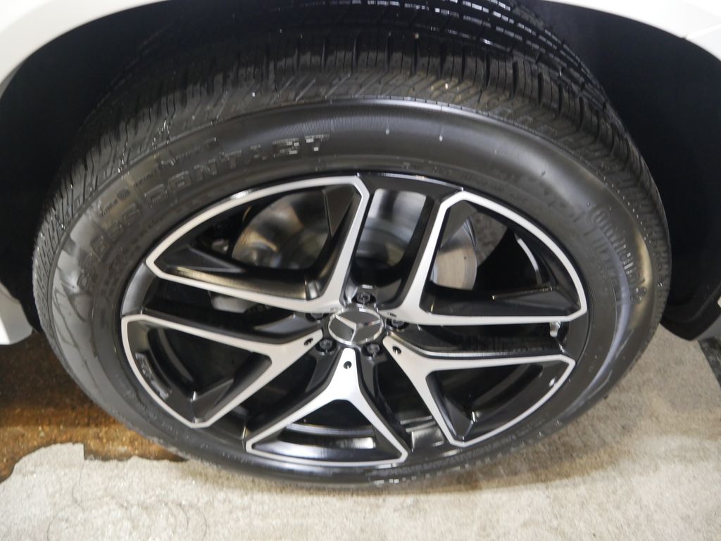 Thumbnail: 2026 Mercedes-Benz GLE - 13